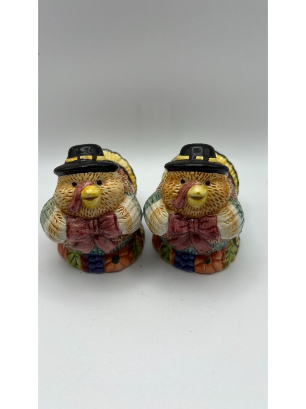 Thanksgiving Turkey Salt & Pepper Shaker Set Pilgrim Hat Ceramic Vintage Fall De - Picture 1 of 5